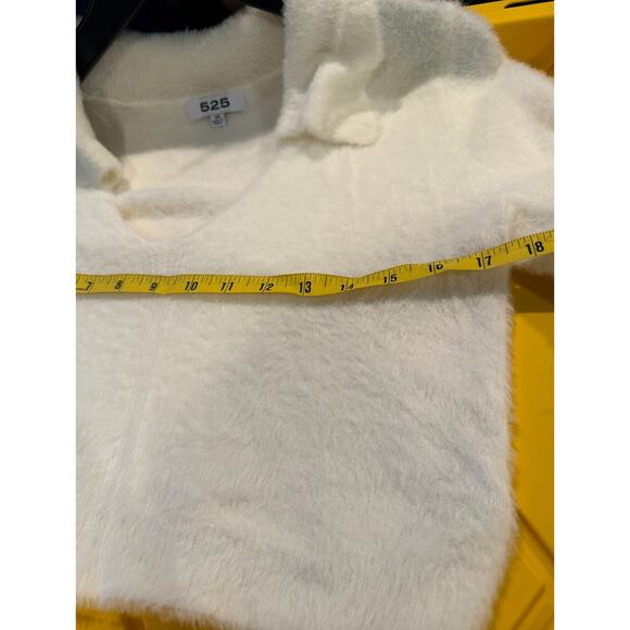 525 Eyelash Soft White Fuzzy Cropped Sweater Holiday Winter Knit Designer - Picture 16 of 16